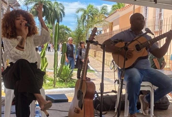 Marco Zero Cultural encanta público com música, artesanato e produtos agroecológicos